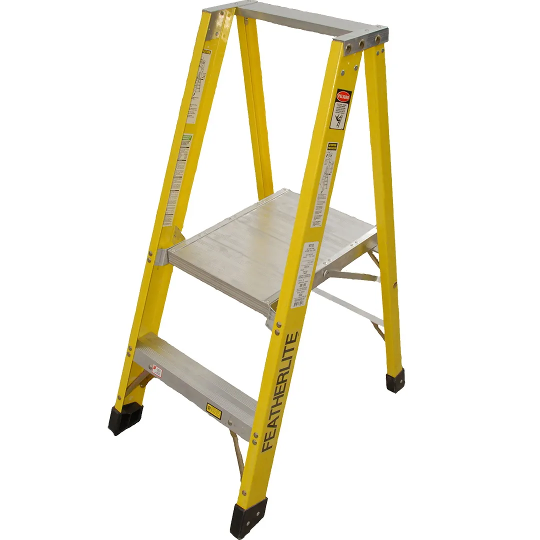 FEATHERLITE FEATHERLITE 6500 Extra-Heavy Duty Fiberglass Platform Step Ladders