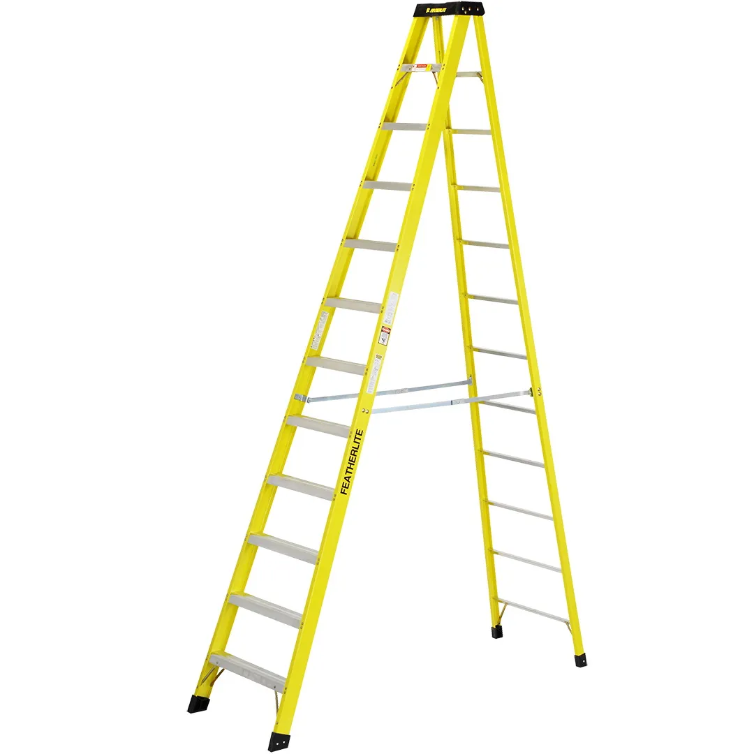 FEATHERLITE FEATHERLITE 6900 Extra-Heavy Duty Fiberglass Step Ladders