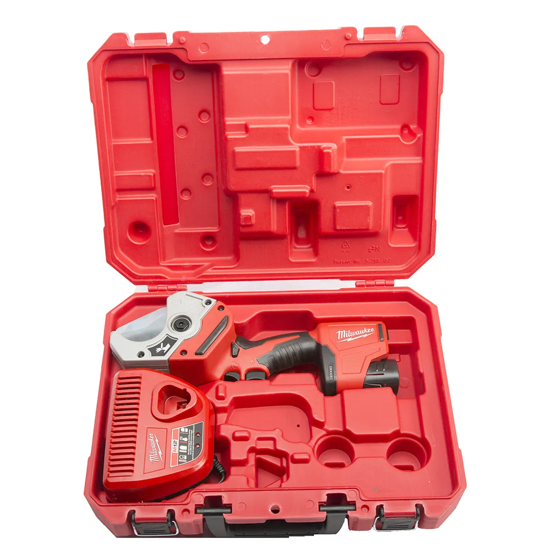 MILWAUKEE MILWAUKEE M12 Cordless Plastic Pipe Shear Kit MILWAUKEE MILWAUKEE M12 Cordless Plastic Pipe Shear Kit