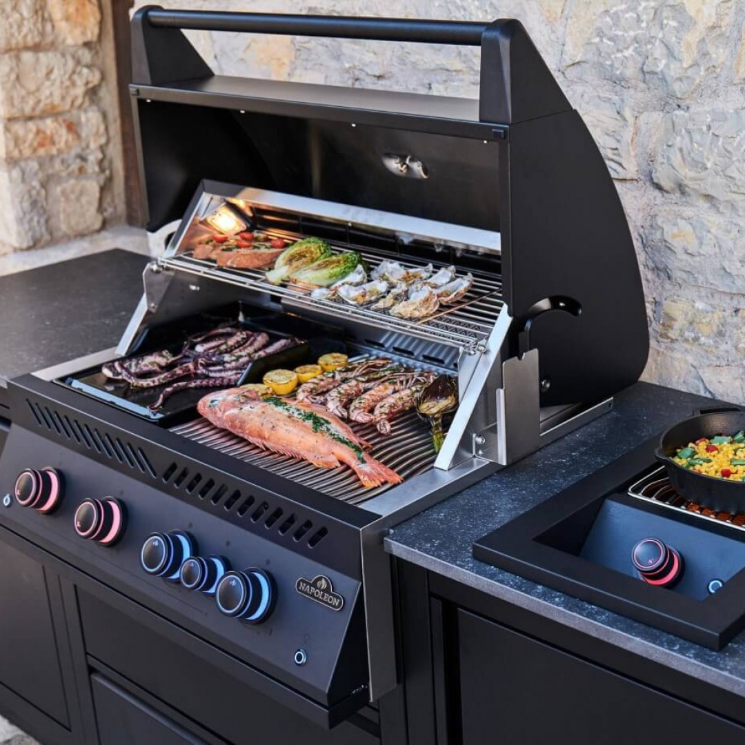 NAPOLEON NAPOLEON OASIS 301 Outdoor Kitchen With Built-in 700 Series 32 BBQ Grill Head NAPOLEON NAPOLEON OASIS 301 Outdoor Kitchen With Built-in 700 Series 32 BBQ Grill Head